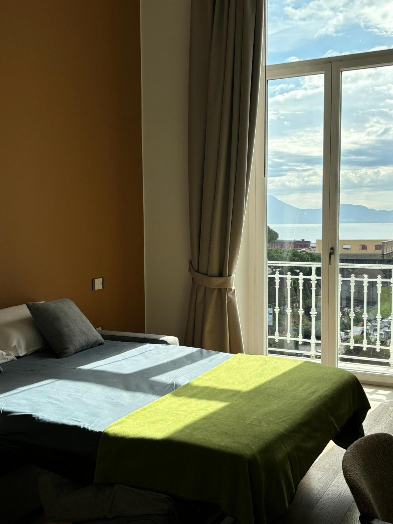 Il Mastio Guesthouse Наполи Екстериор снимка